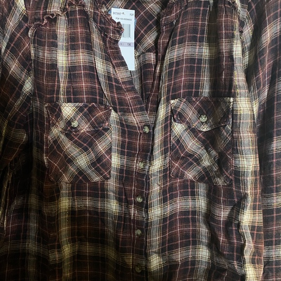 NWT Democracy Women's Plaid Button Up
Long Tab Sleeve Shirt Blouse Plus vNeck - Picture 6 of 10